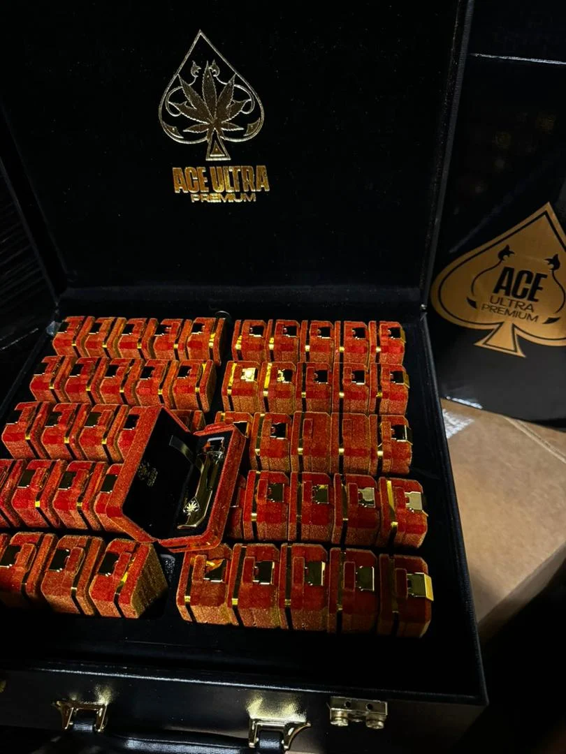 Ace Ultra Premium 2G Black Box
